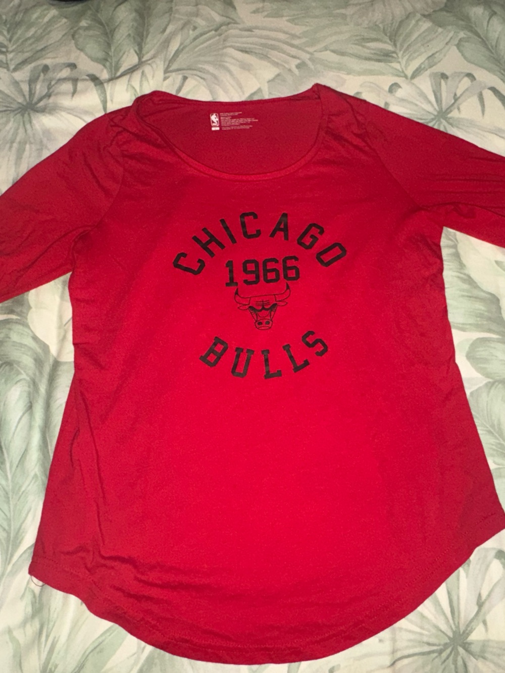 NBA Chicago Bulls Red Crew neck t